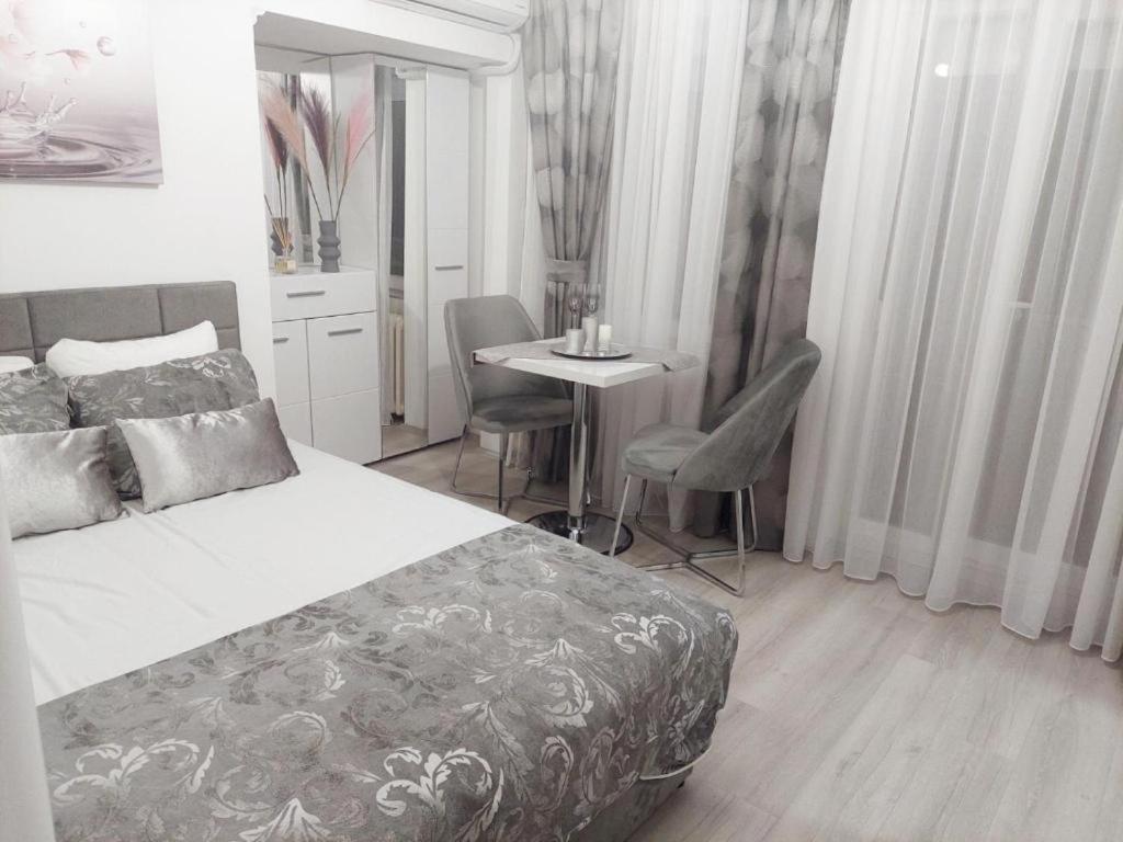 City Lux Square Apartment Szkopje Kültér fotó